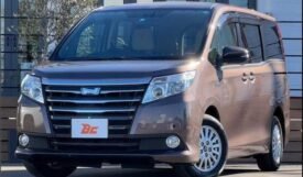 TOYOTA NOAH HYBRID X