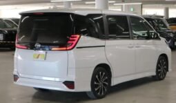 
										TOYOTA NOAH S-Z full									