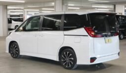 
										TOYOTA NOAH S-Z full									