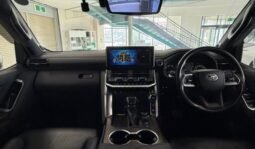 
										TOYOTA LAND CRUISER ZX full									