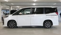 
										TOYOTA NOAH S-Z full									