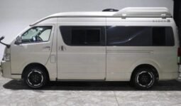 
										TOYOTA HIACE VAN full									